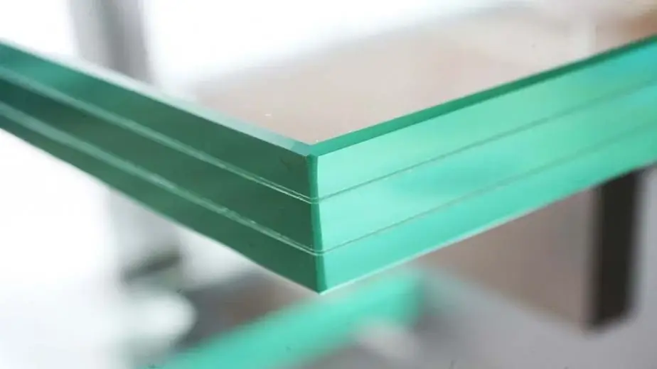 Triplex glass corner with a green tint