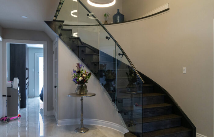All the benefits of glass railings 7