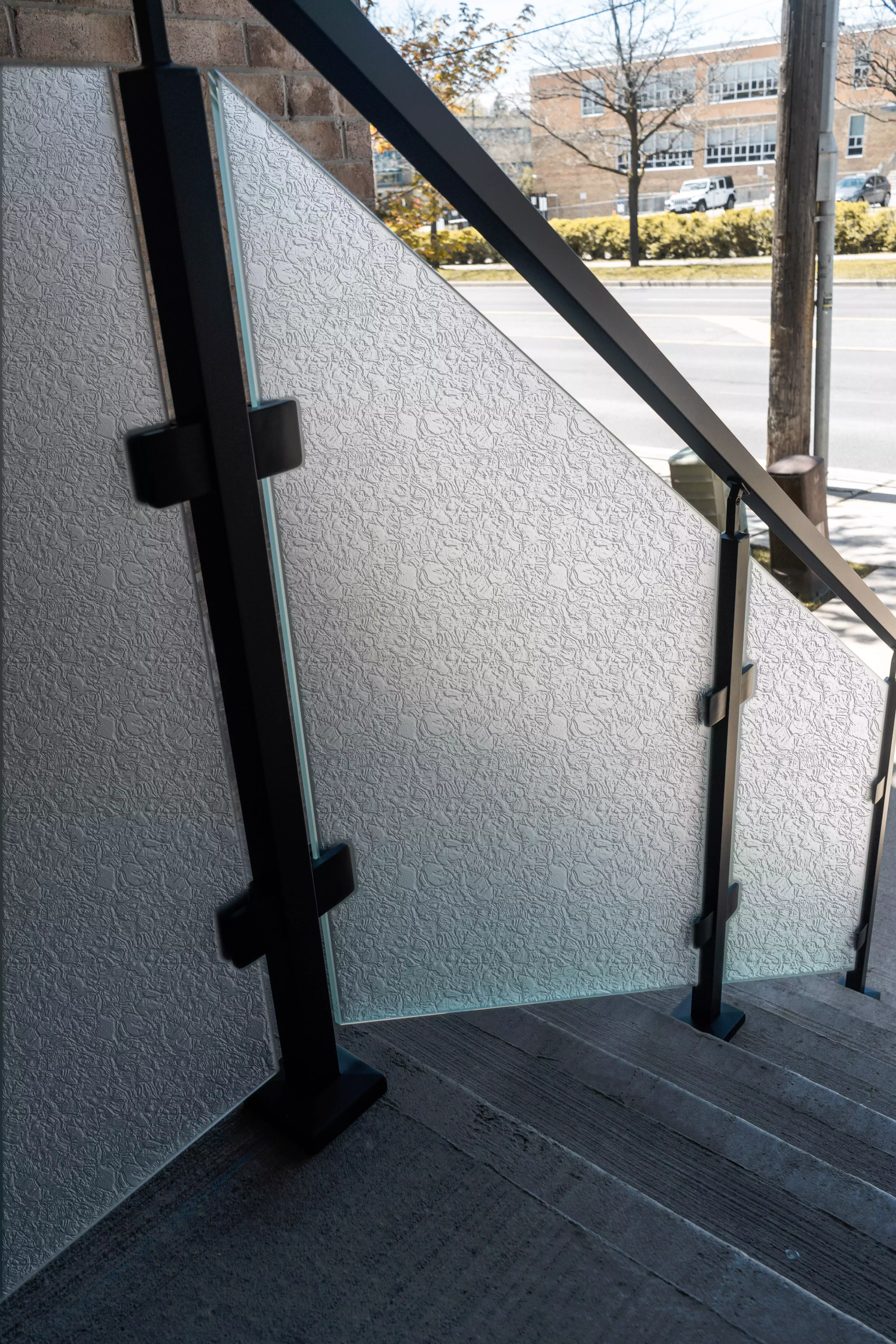 The Latest Glass Railing Trends in Toronto 9
